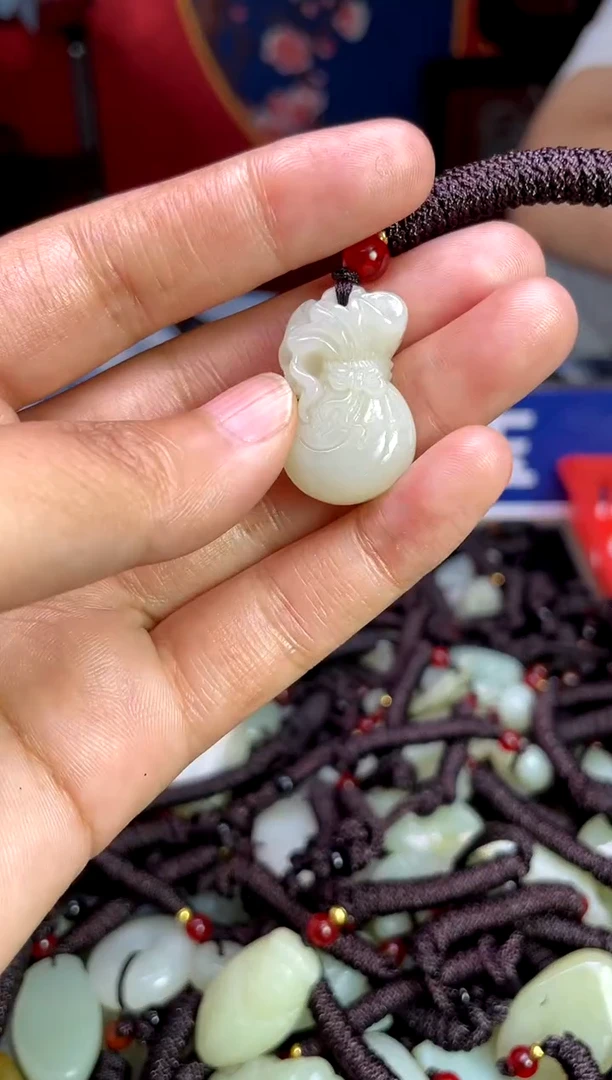 未镶嵌和田玉摆件1