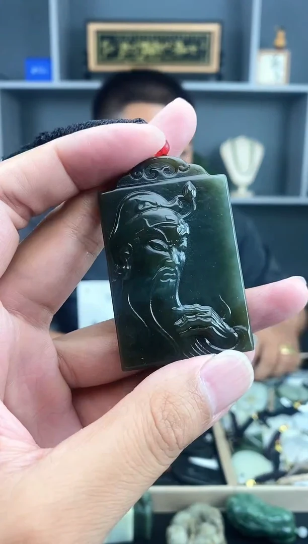 和田玉未镶嵌颈饰1