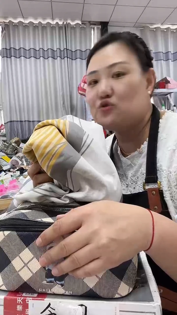 牦牛剖层皮革琪老板女包1号店超好看