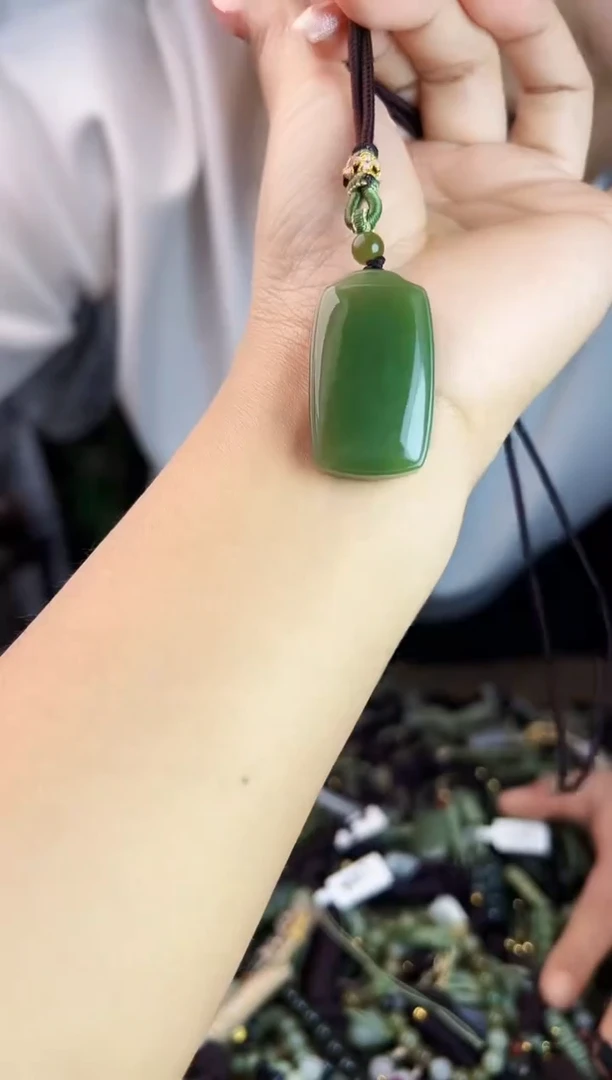 未镶嵌和田玉挂件1