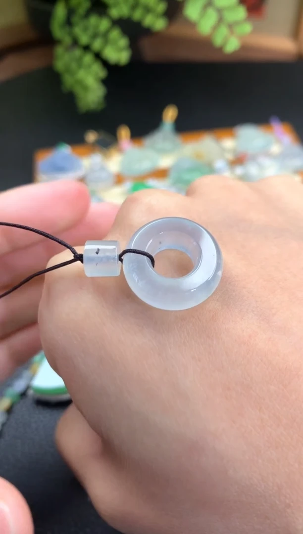 【闪购商品】翡翠颈饰未镶嵌甜甜圈