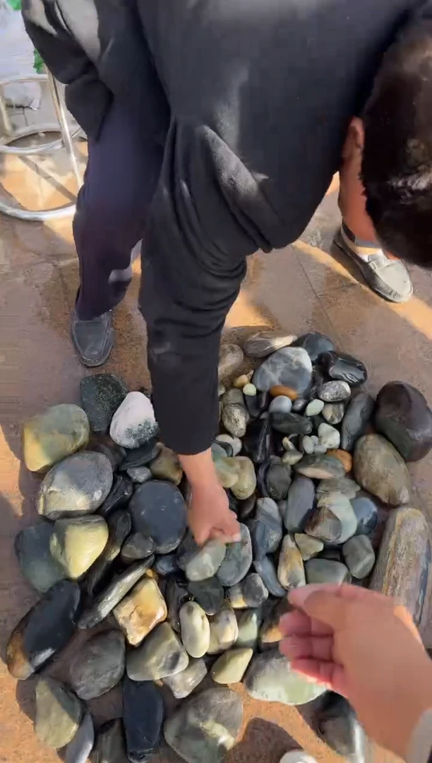 未镶嵌和田玉（糖玉）挂件和田玉