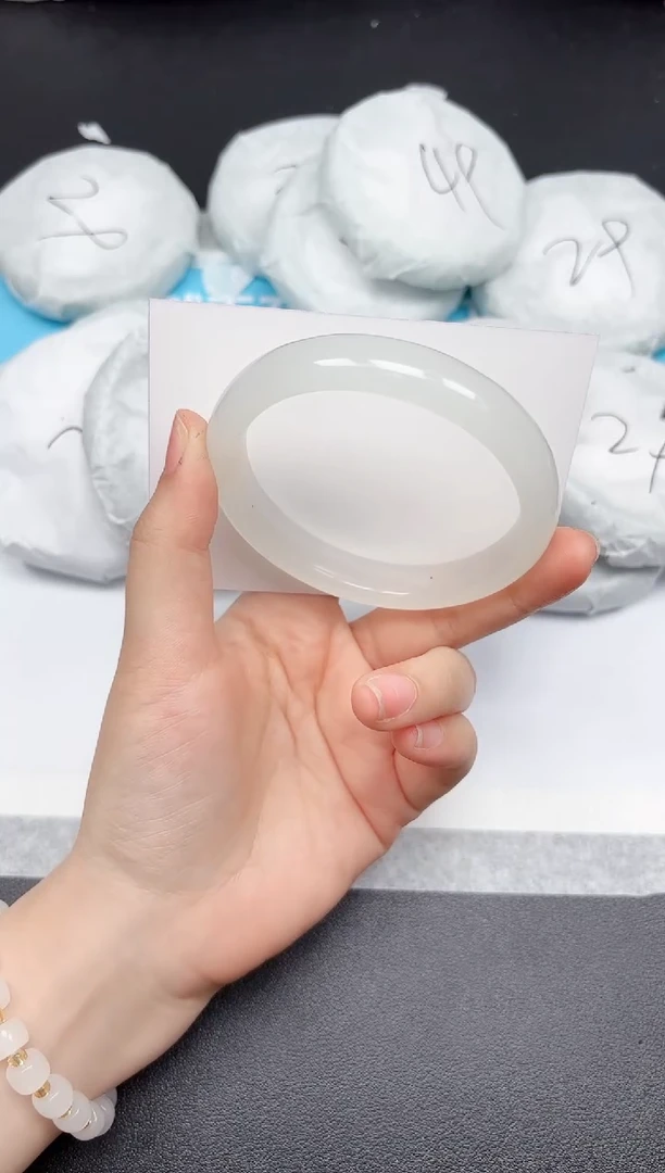 未镶嵌手镯石英质玉270-58.8