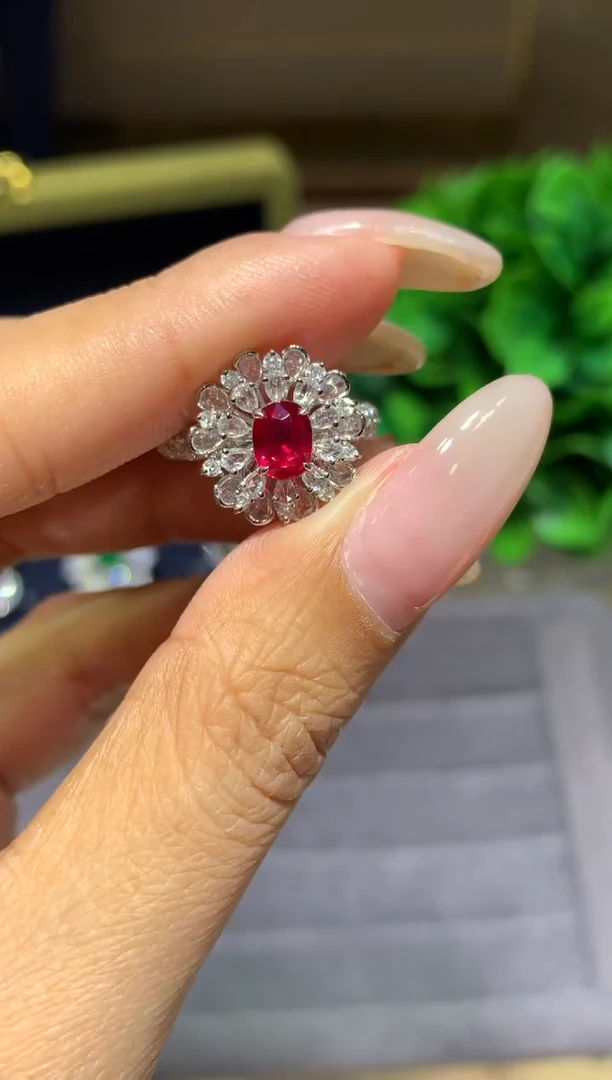 18K金镶嵌戒指红宝石1.04ct