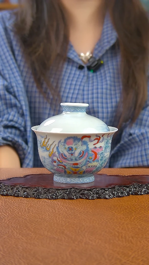 景德镇手工斗彩醒狮盖碗