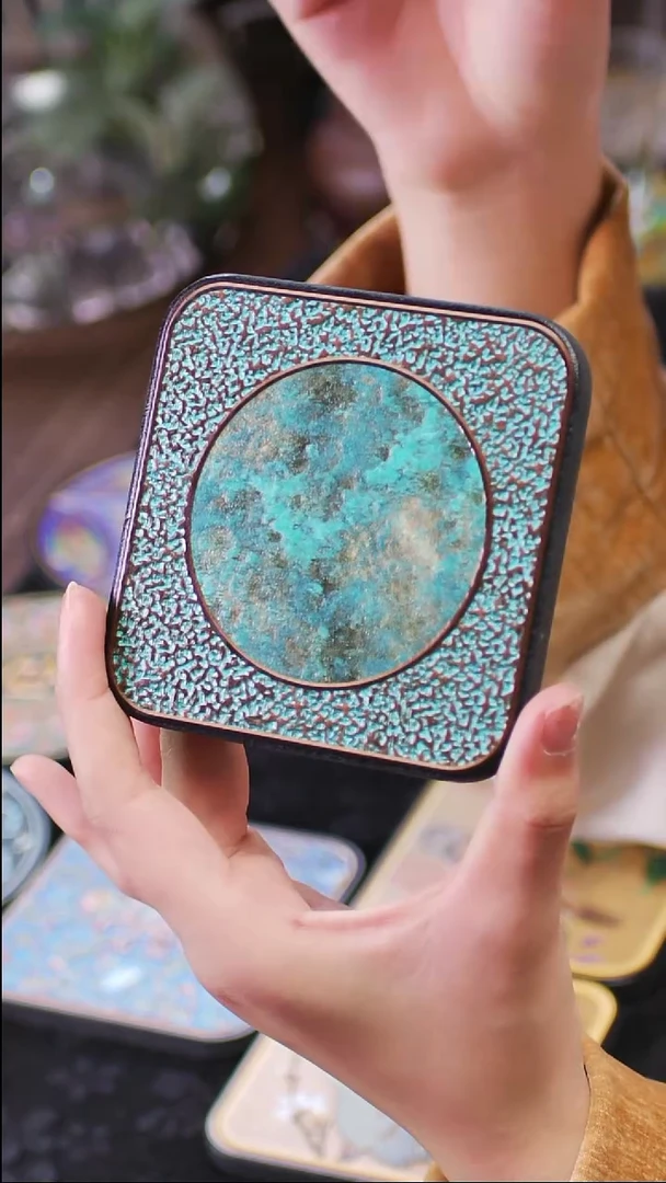 壹藏贰宝青铜图案杯垫一片