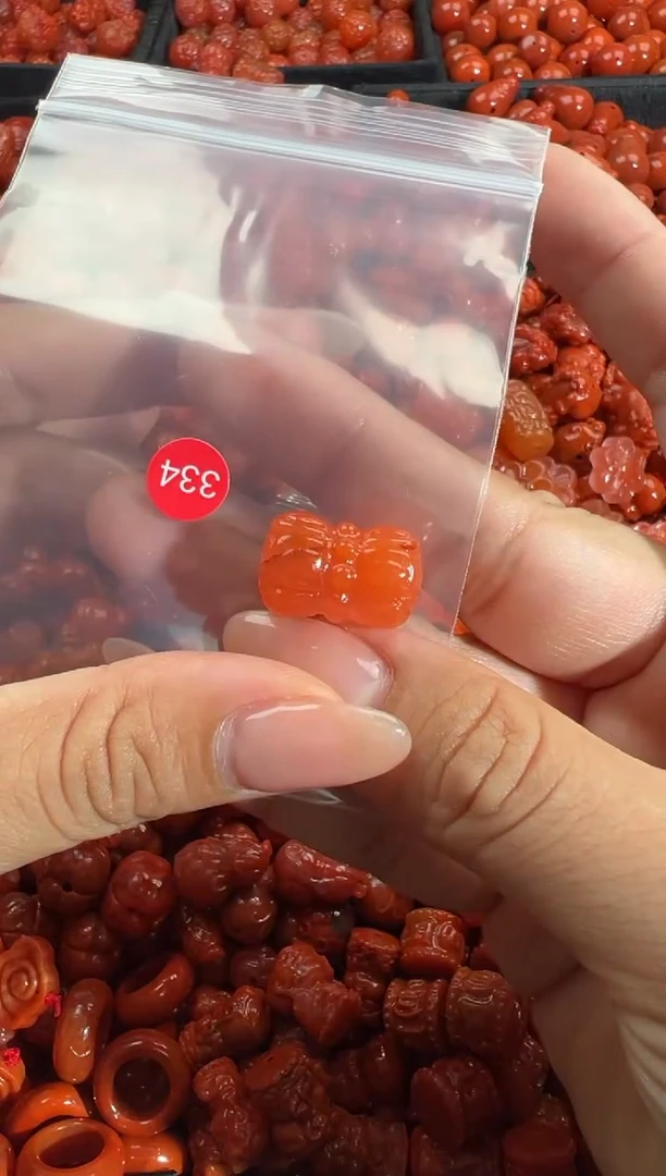 颈饰未镶嵌南红玛瑙1