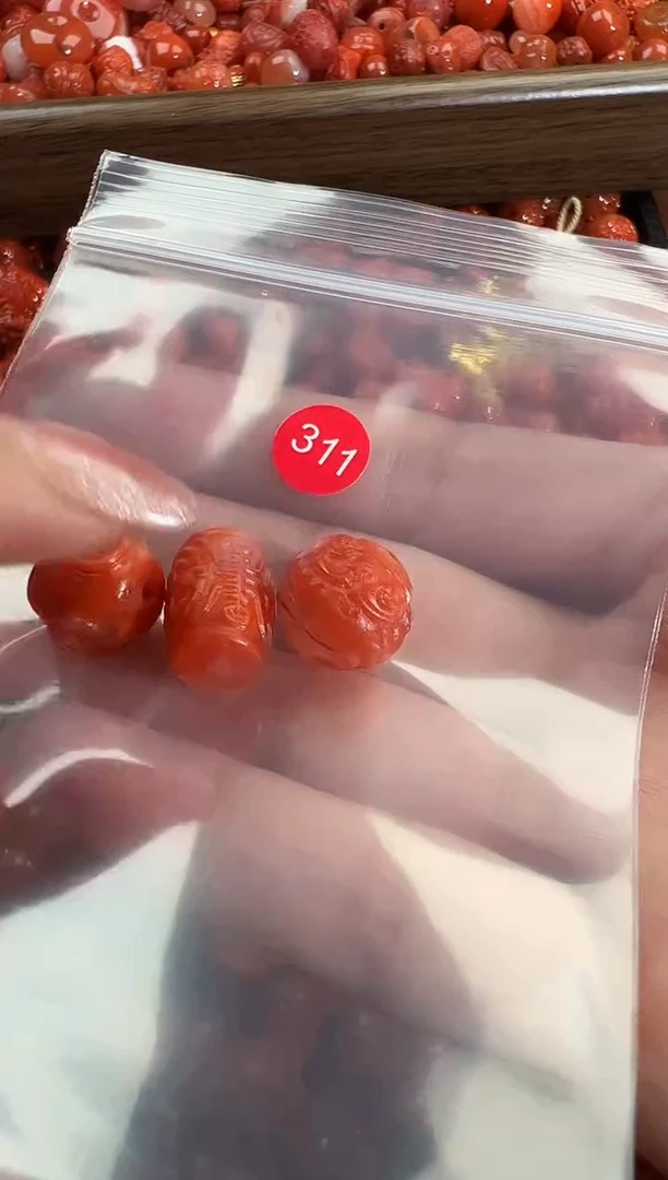 颈饰未镶嵌南红玛瑙1