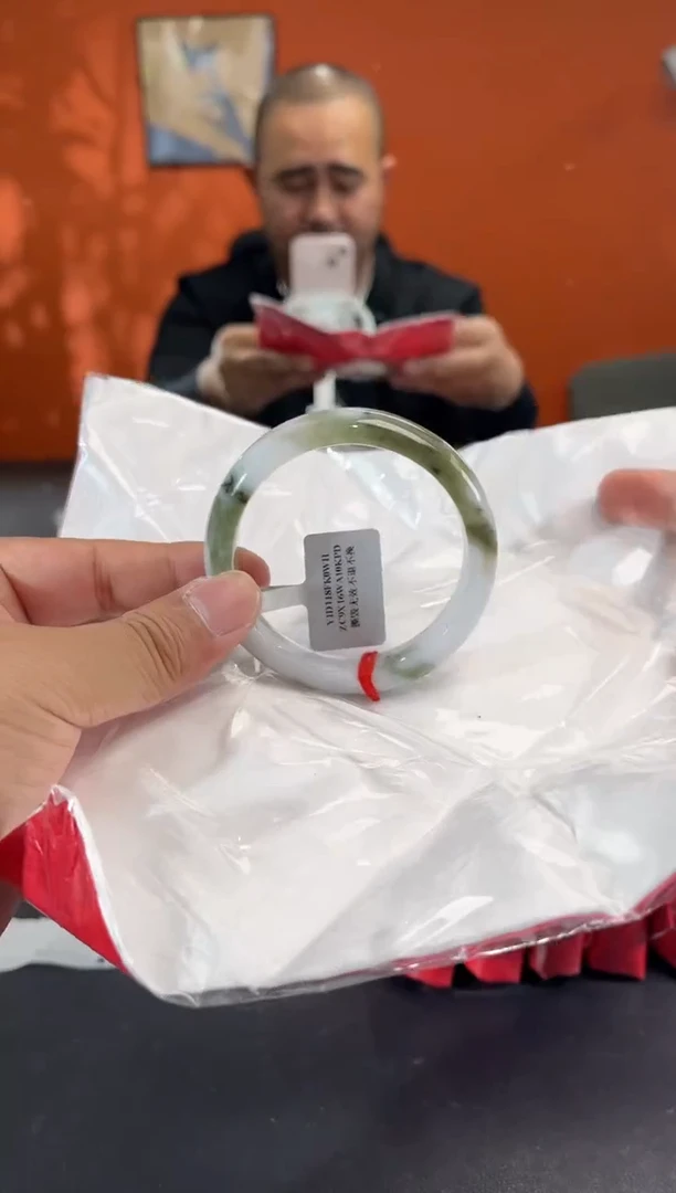 未镶嵌手镯翡翠55