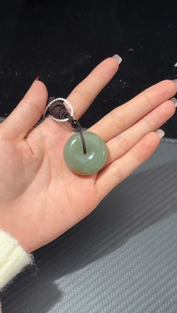 吊坠(不含链)未镶嵌和田玉若羌带糖青玉微色差平安扣