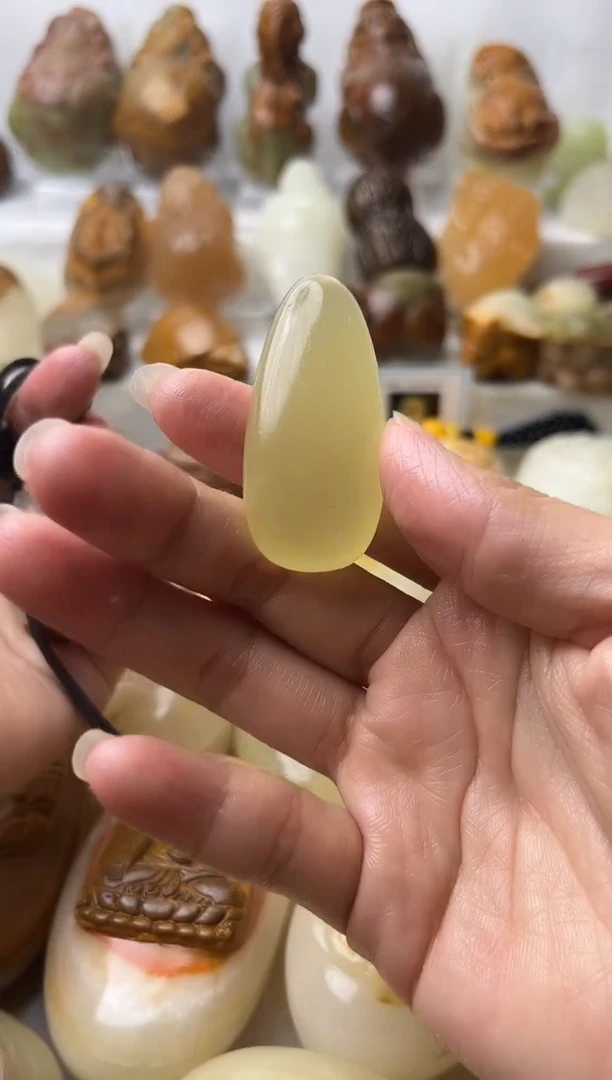 石材方解石手把摆件不退换原石吊坠