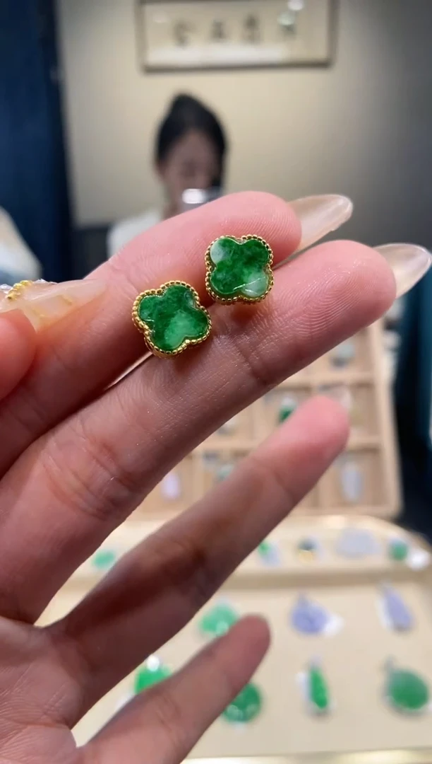 【闪购商品】翡翠吊坠(不含链)银S925镶嵌四叶草耳钉