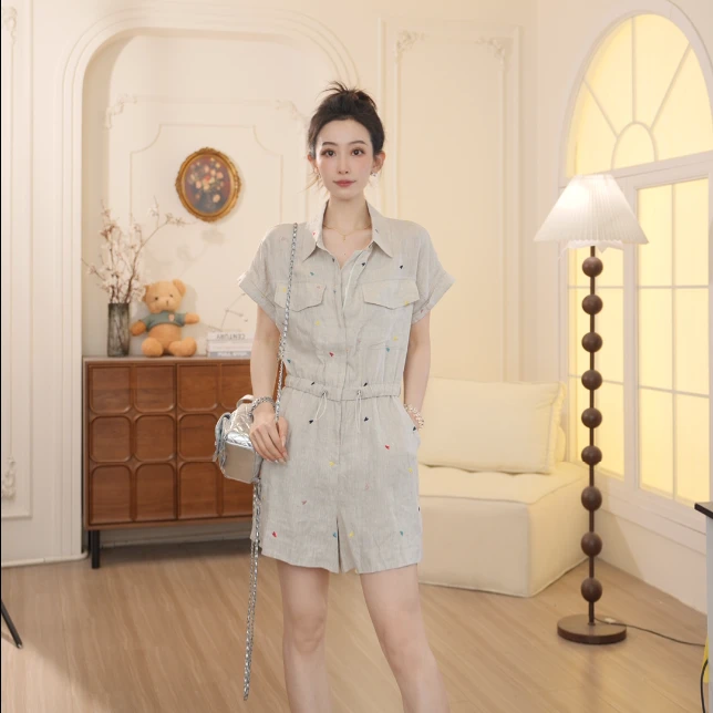 Basic House/百家好2025夏季新款气质减龄爱心刺绣短袖连体裤女
