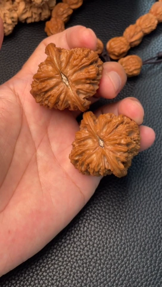 文玩核桃把件南疆石