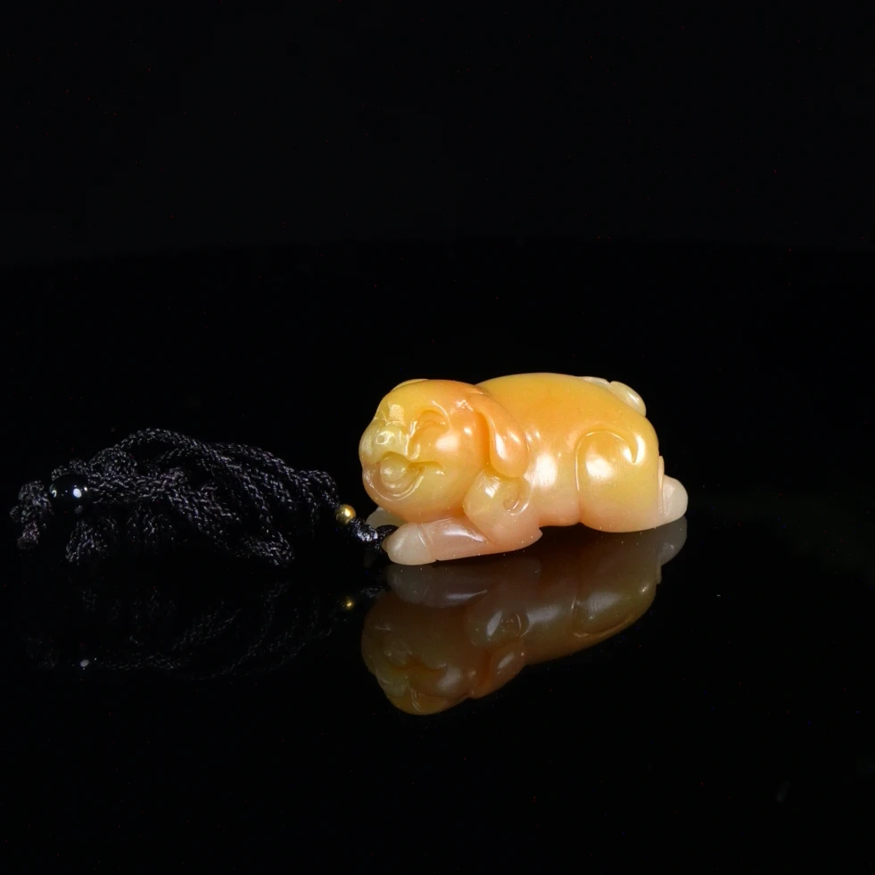 Lot.15.寿山石黄巢冻诸事顺利挂件32.5克4.7x2.2x2.2cm