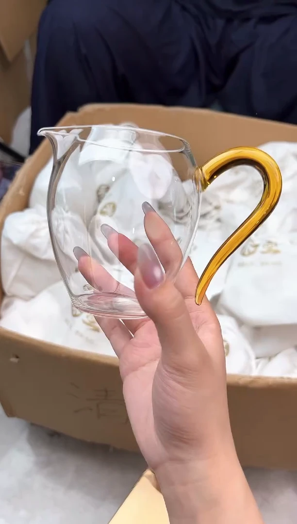 禾墨清雅浅黄色