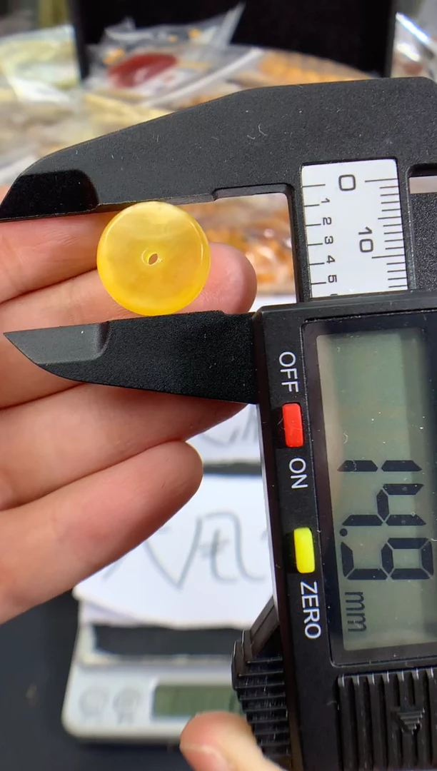 蜜蜡未镶嵌珠宝奇石249