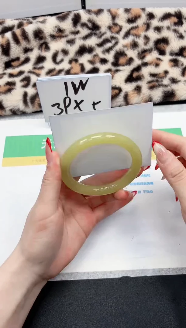 【闪购商品】石英质玉手镯未镶嵌241-60