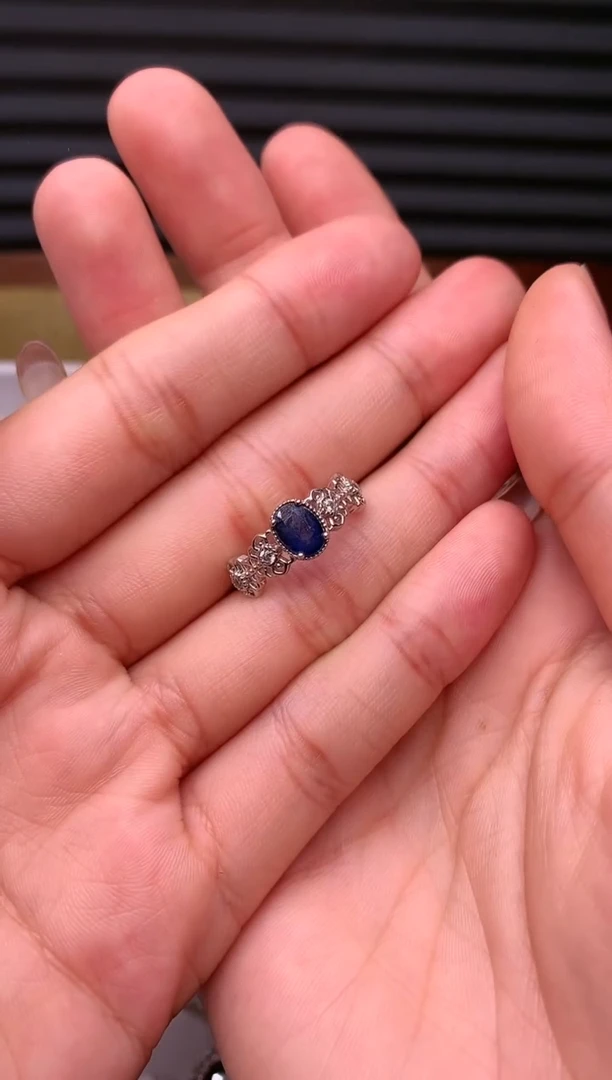 【闪购商品】蓝宝石戒指银S925镶嵌........