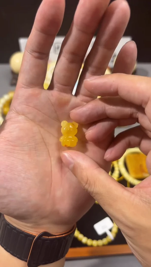手串蜜蜡未镶嵌小熊