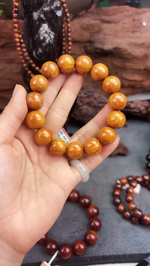 降真香海南红降花梨公1.5高货纯黄油玉化料