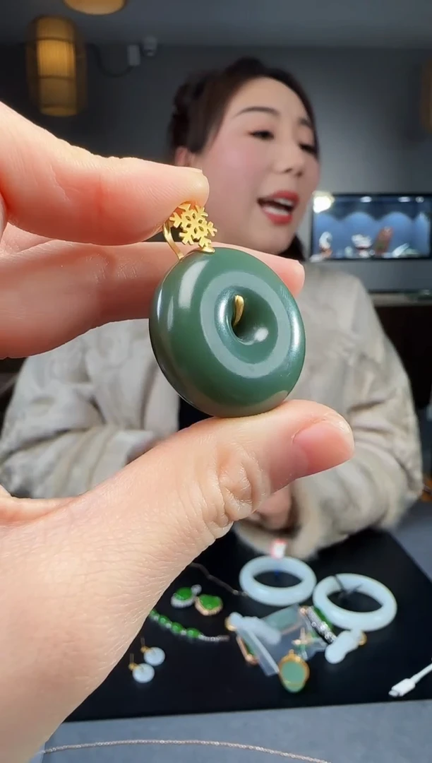 【闪购商品】和田玉吊坠(不含链)18K金镶嵌1