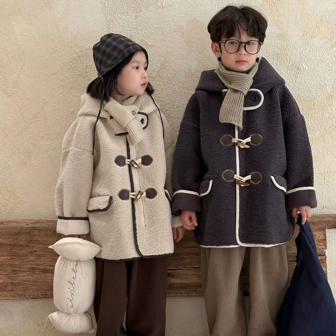 儿童秋冬款外套加厚保暖男童女童韩版牛角扣皮毛一体洋气连帽大衣