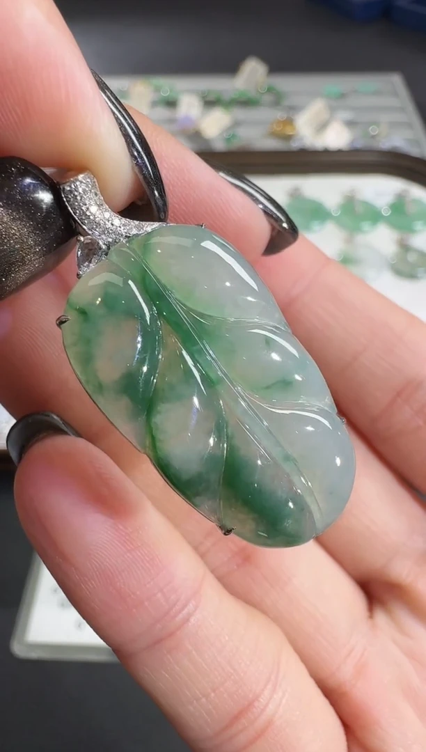 吊坠(不含链)18K金镶嵌翡翠【源头工厂】钻石镶嵌