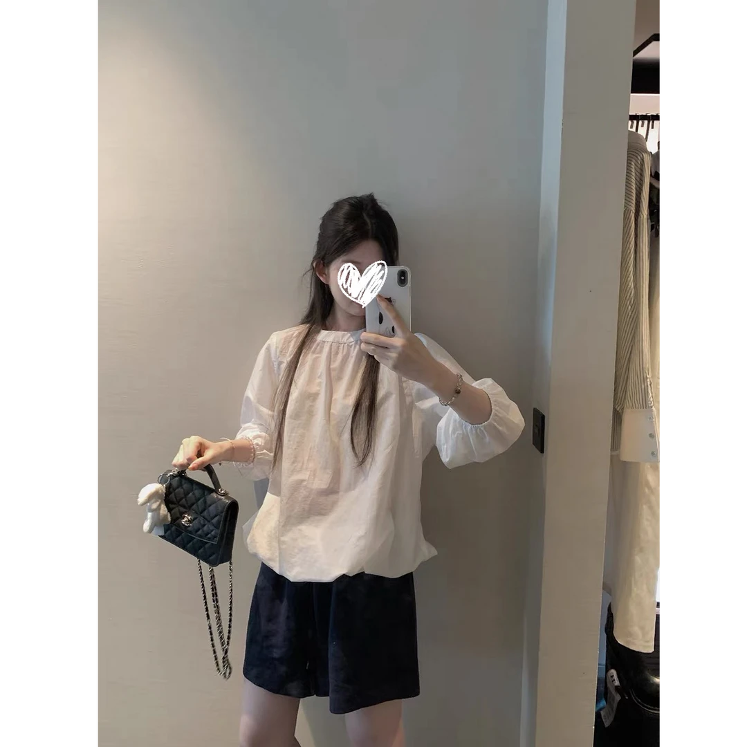 休闲INS风白色圆领泡泡袖宽松套头衬衫七分袖上衣+藏青色短裤套装