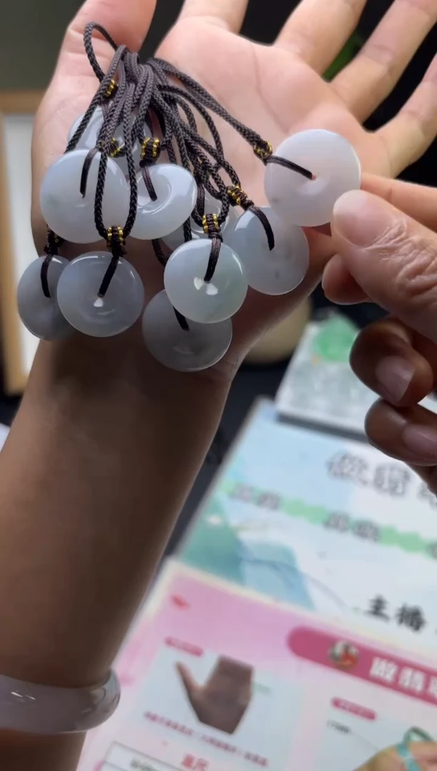 未镶嵌挂件翡翠多样性发一件R703116