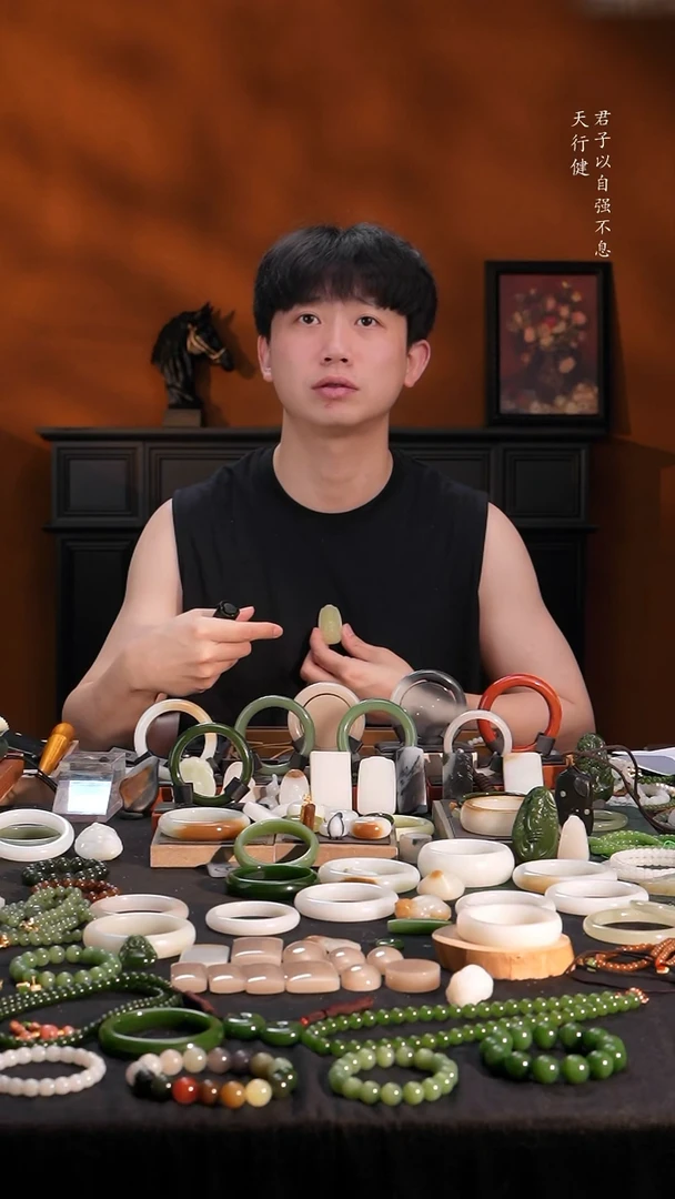 和田玉未镶嵌吊坠(不含链)若羌黄口观音吊坠