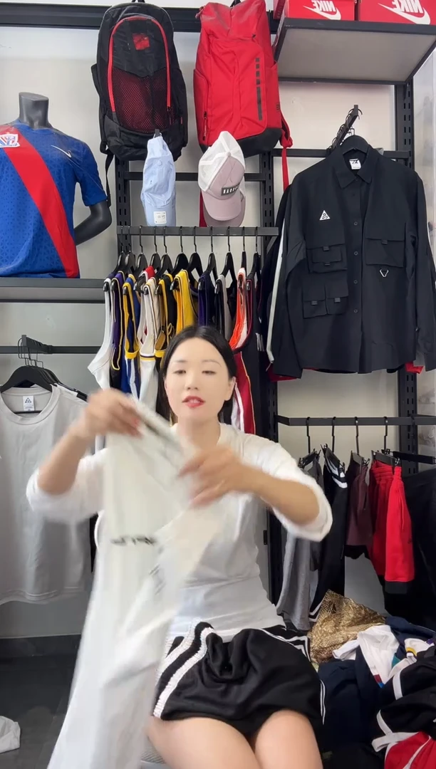 195·编码 瑕疵款以直播间过款为准 尺码·S