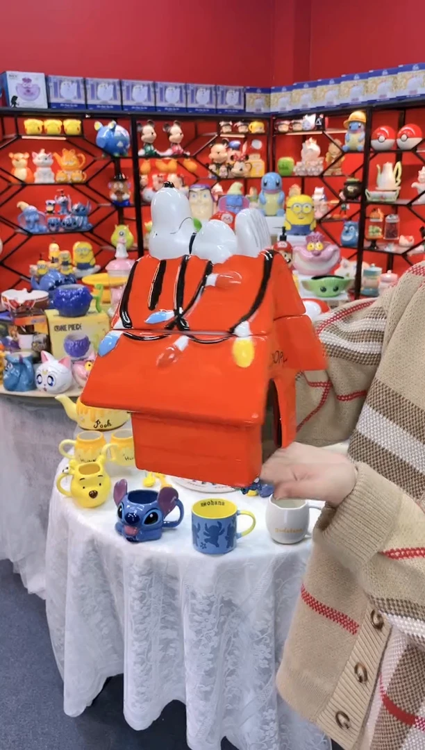 【闪购商品】.@@史努比红房子饼干罐