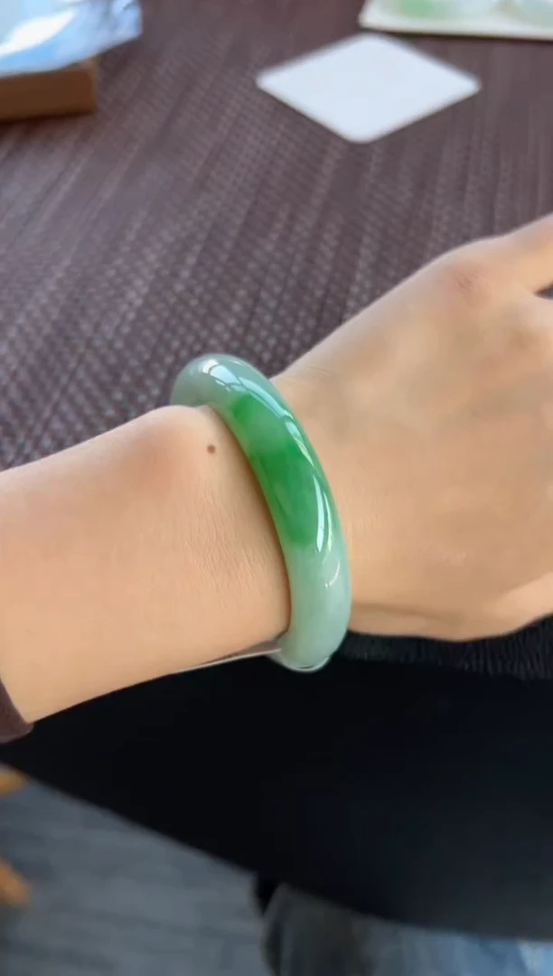 【闪购商品】翡翠手镯未镶嵌39号56.5*12.4*7.8