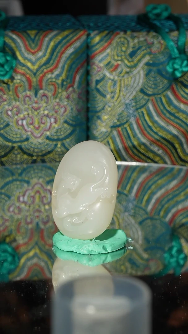 和田玉未镶嵌挂件21g苏工满背皮独子仿古白虎挂件