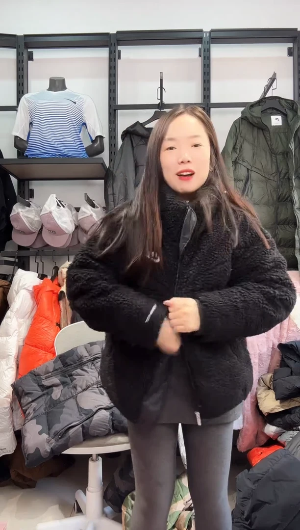 2445     编码  瑕疵直播间过款为准 尺码  ·  160