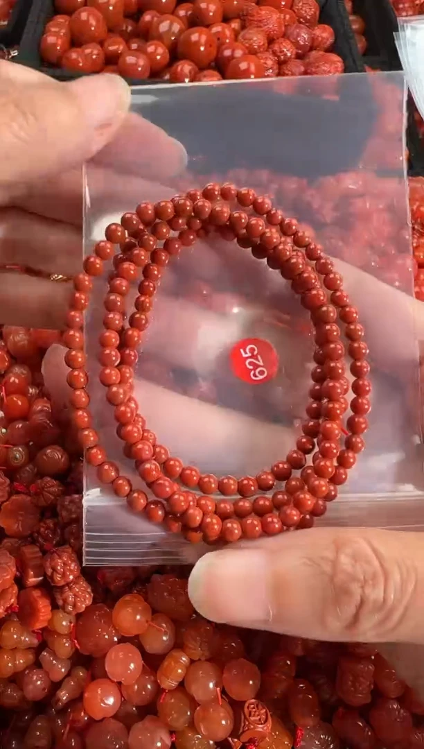 南红玛瑙未镶嵌颈饰1