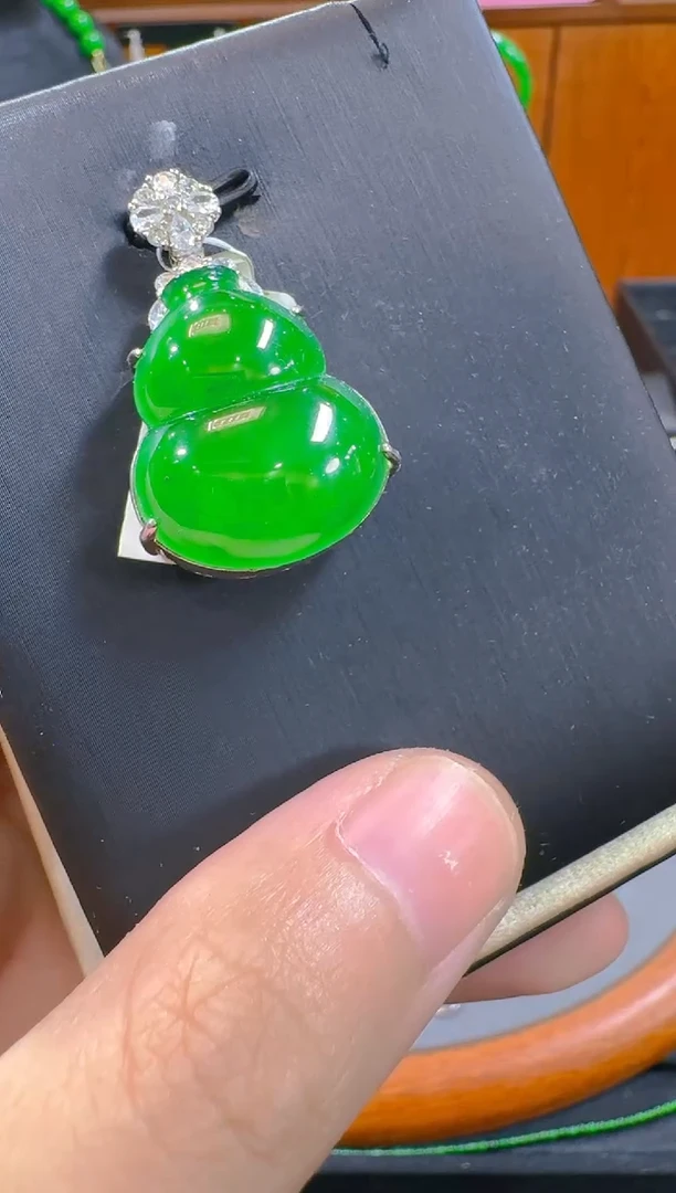 吊坠(赠链)银S925镶嵌翡翠天然A货翡翠