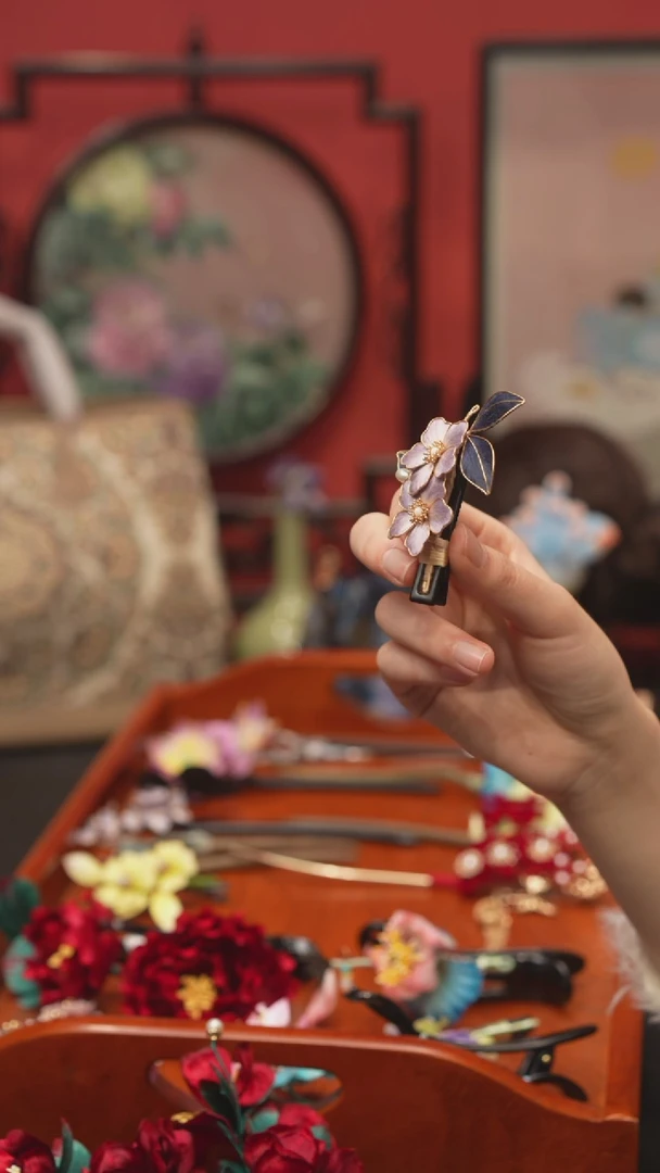 刺绣安**咪非遗绒花手工饰品