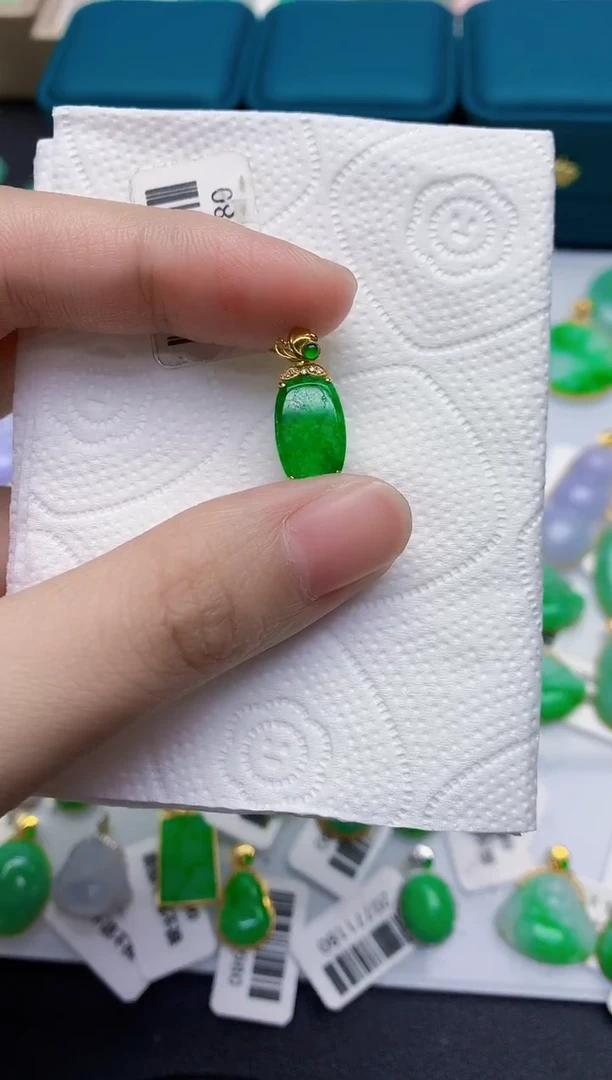 颈饰18K金镶嵌翡翠天然翡翠缅甸A货