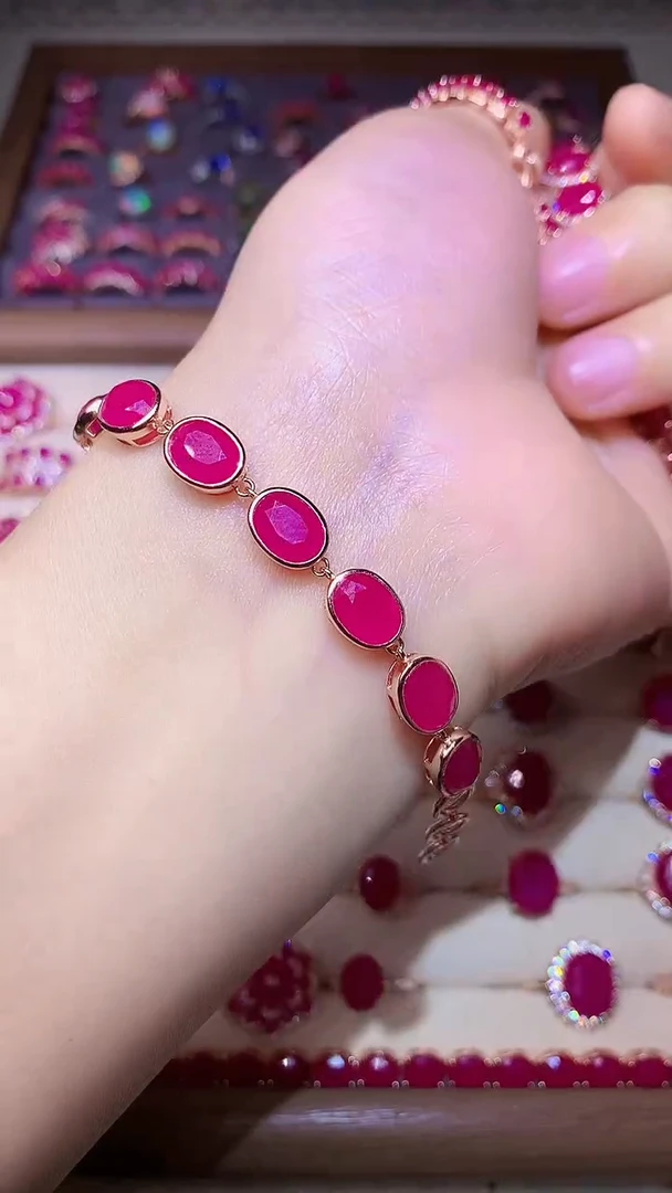 【闪购商品】红宝石手链银S925镶嵌000