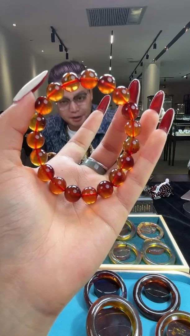 琥珀颈饰未镶嵌缅甸琥珀血珀手串