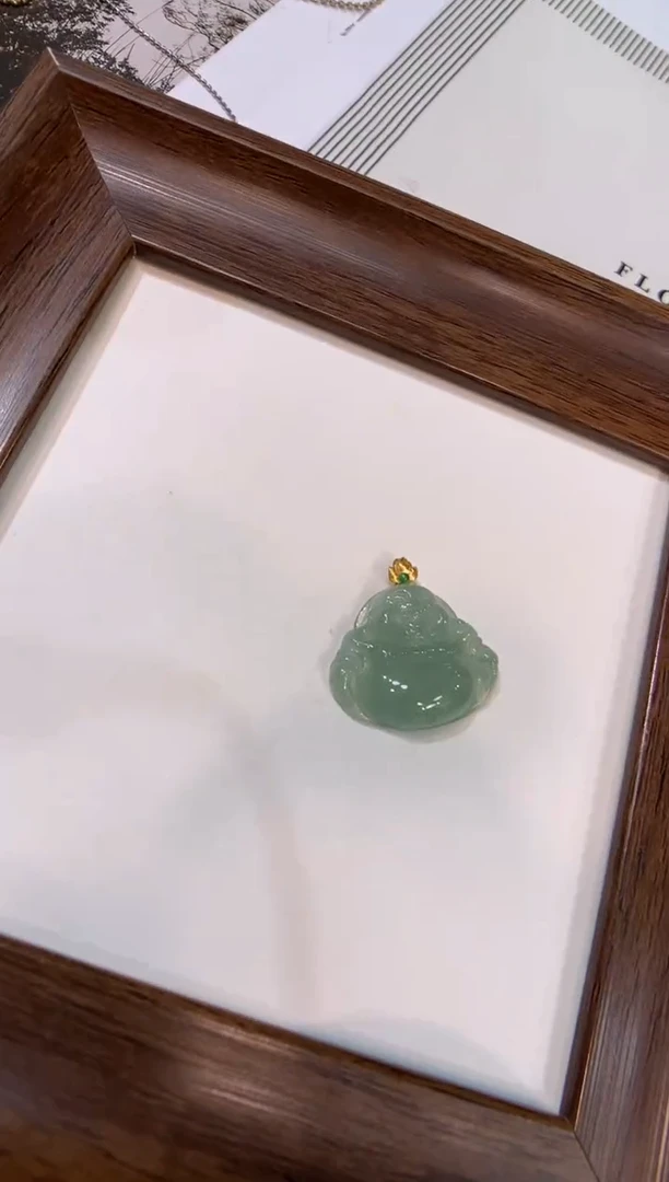 颈饰18K金镶嵌翡翠佛公
