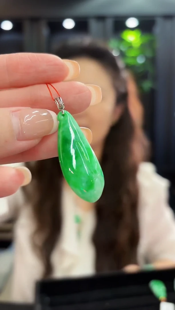 颈饰18K金镶嵌翡翠 缅料A货/支持复检/一件