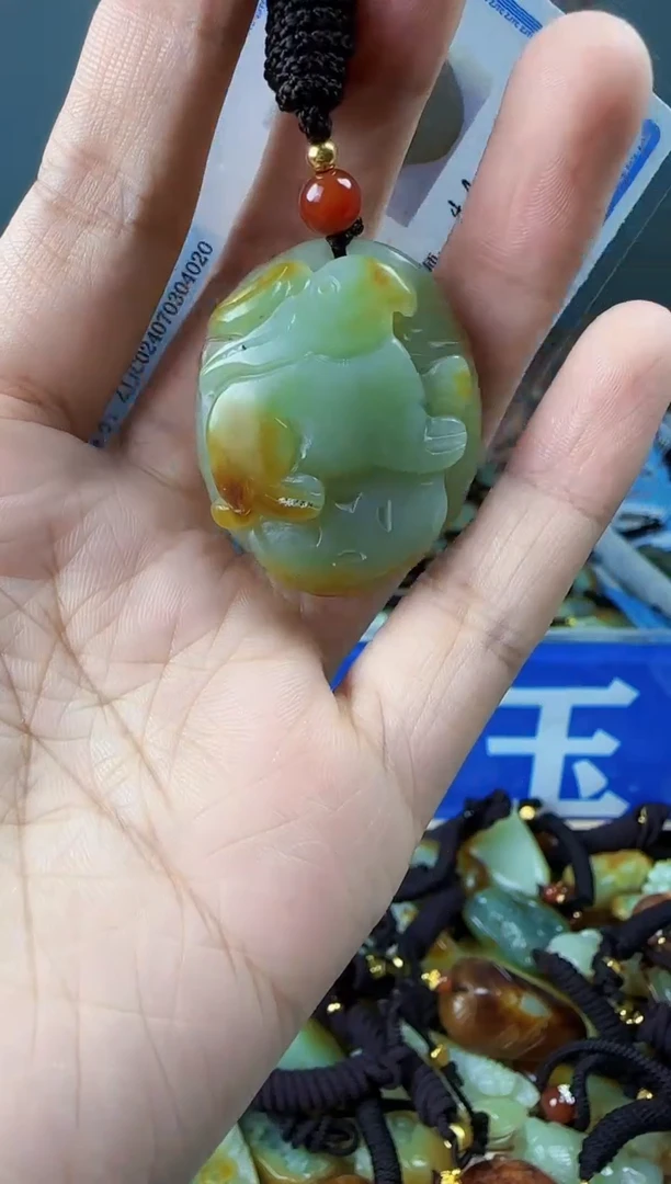 和田玉未镶嵌颈饰1