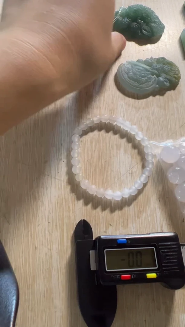 未镶嵌定制翡翠手串