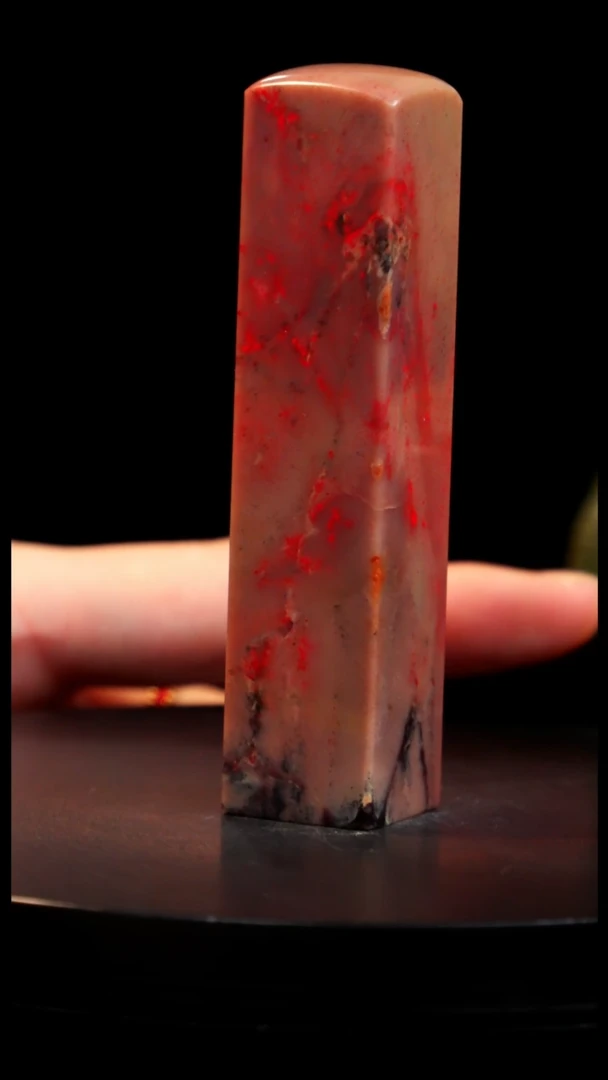 鸡血石老坑刘关张鸡血石