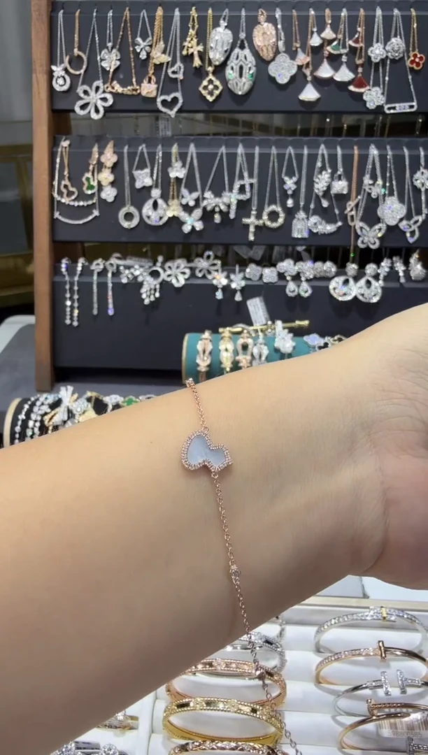 18K金镶嵌手链钻石手链