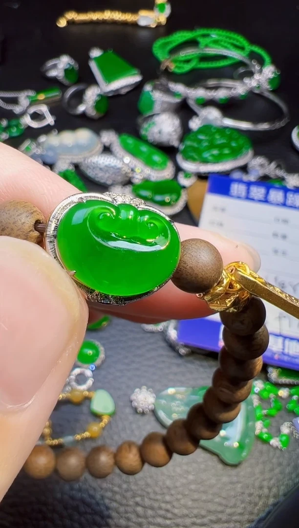 足金镶嵌手链翡翠十*翡翠