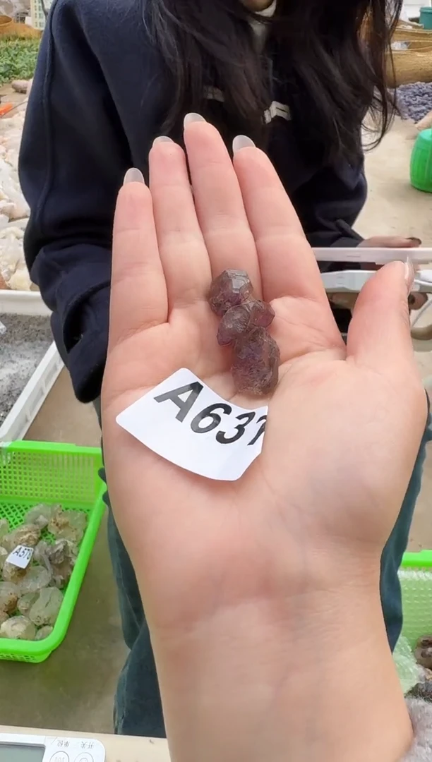 【闪购商品】水晶摆件未镶嵌超七多样性发一个 631